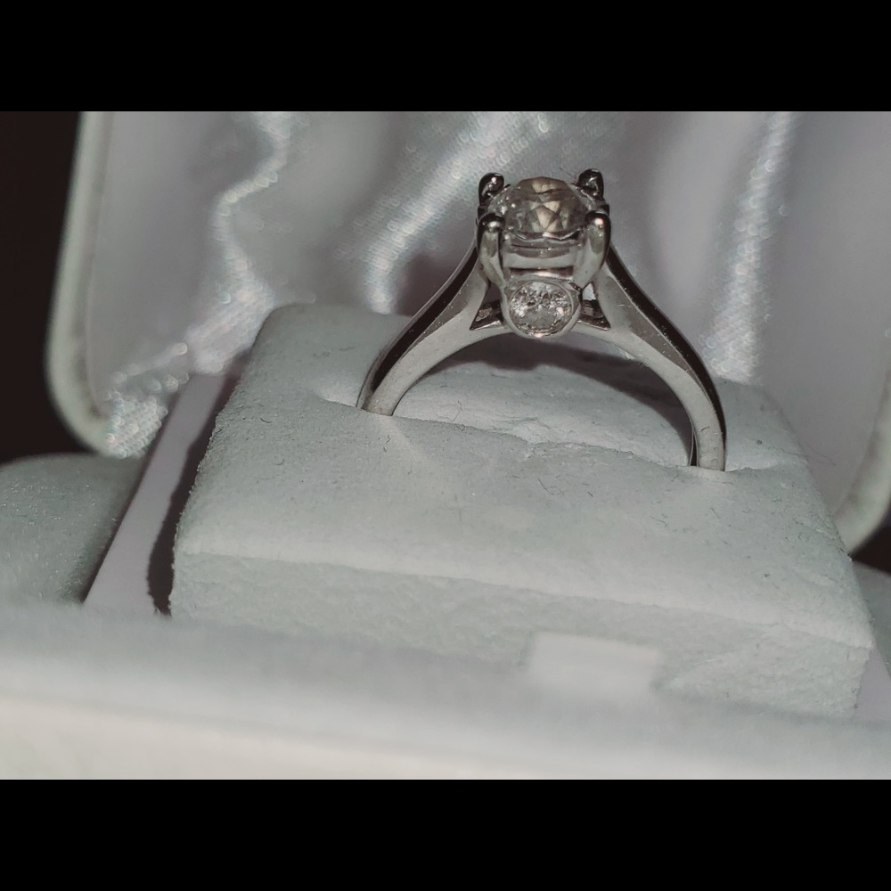 Genuine 1ctw brilliant Diamond ring 14k white gold